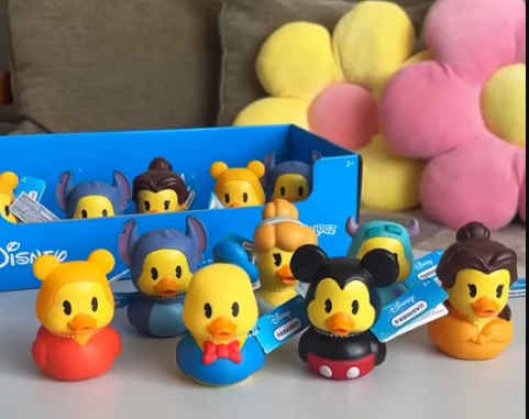 Дитяча іграшка для купання серії "Disney" Качечка Duckalooz 33415- 3 - Фото 4 Дитяча іграшка для купання серії "Disney" Качечка Duckalooz 33415- 3 - зображення 4