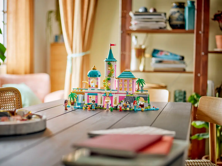 Zestaw klocków LEGO Disney Zamek księżniczek i królewskie zwierzaki 787 elementów (43267) - obraz 8