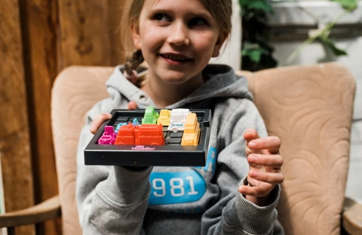 Gra planszowa ThinkFun Godziny szczytu Rush Hour Junior Gra logiczna (wydanie polskie) 766239 (4005556766239) - obraz 5
