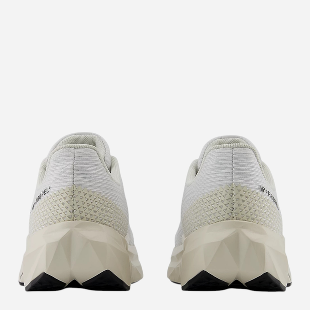 Підліткові кросівки для хлопчика New Balance FuelCell Propel v5 GPFCPRC5 39 (6.5US) Білі (197967880810) - зображення 5
