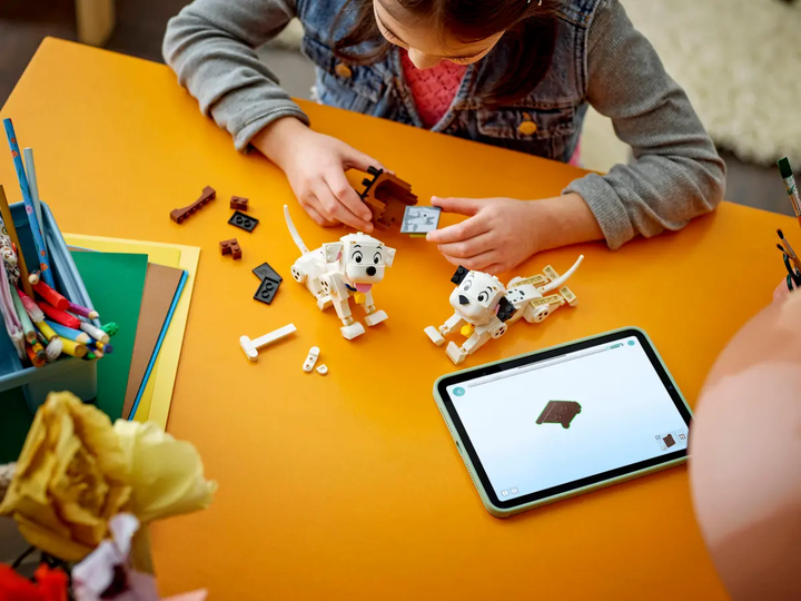 Конструктор LEGO Disney 101 далматинец - щенки Лаки и Пенни 268 элементов (43271) - изображение 6