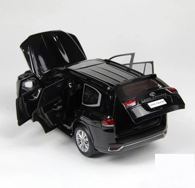 Модель автомобиля Toyota Land Cruiser LC300 ZX 2024 Black by LCD