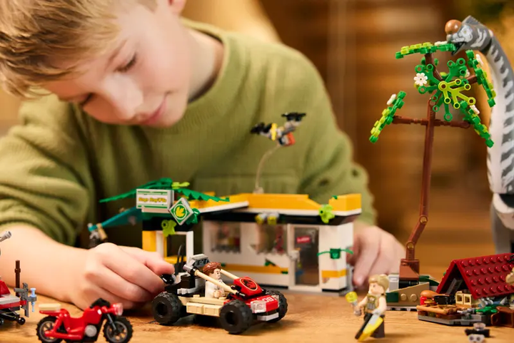 Конструктор LEGO Jurassic World На стежці титанозавра та раптора, 582 ел. 76972 (5702017812786) - зображення 10