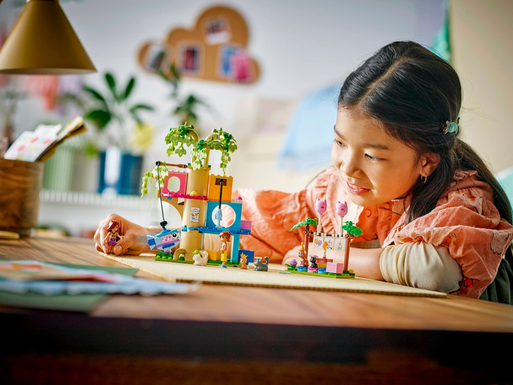 Конструктор LEGO Friends Вечірка з нагоди дня народження кота та будиночок на дереві 321 деталь (42666)  - зображення 14