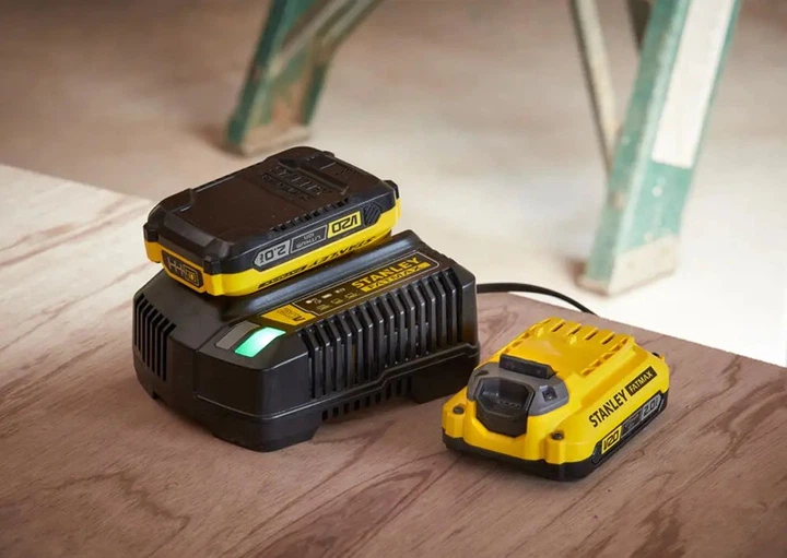 Зарядний пристрій та 2 акумулятора Stanley FATMAX V20, 18В, 2Ач, час зарядки 60 хв SFMCB12D2 - Фото 5 Зарядний пристрій та 2 акумулятора Stanley FATMAX V20, 18В, 2Ач, час зарядки 60 хв SFMCB12D2 - зображення 5