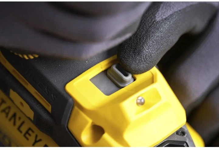 Гайковерт аккумуляторный ударный бесщеточный Stanley FatMax V20 18 В, 950 Нм, 2000 об/мин, 2600 уд/мин, 4 Ач SFMCF940M1 - изображение 9