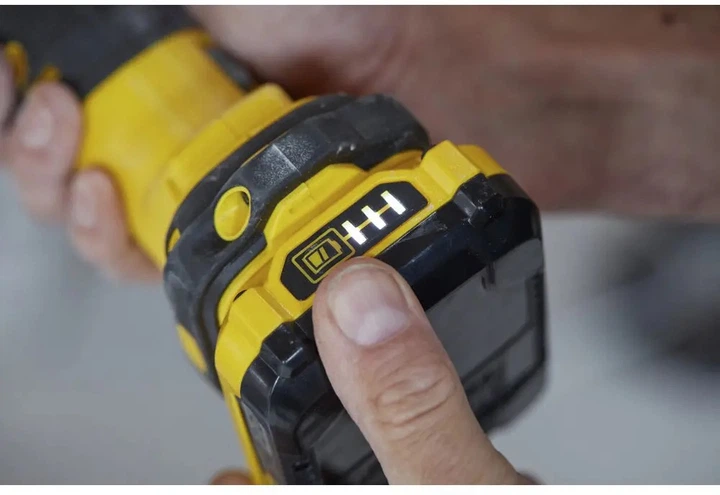 Многофункциональный инструмент аккумуляторный Stanley FatMax 18В, Li-Ion, 8000-18000 об/мин, 2*2 Ач и зарядное устройство SFMCE500D2K - изображение 7