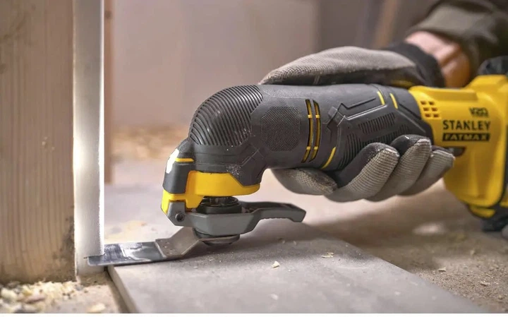Многофункциональный инструмент аккумуляторный Stanley FatMax 18В, Li-Ion, 8000-18000 об/мин, 2*2 Ач и зарядное устройство SFMCE500D2K - изображение 9