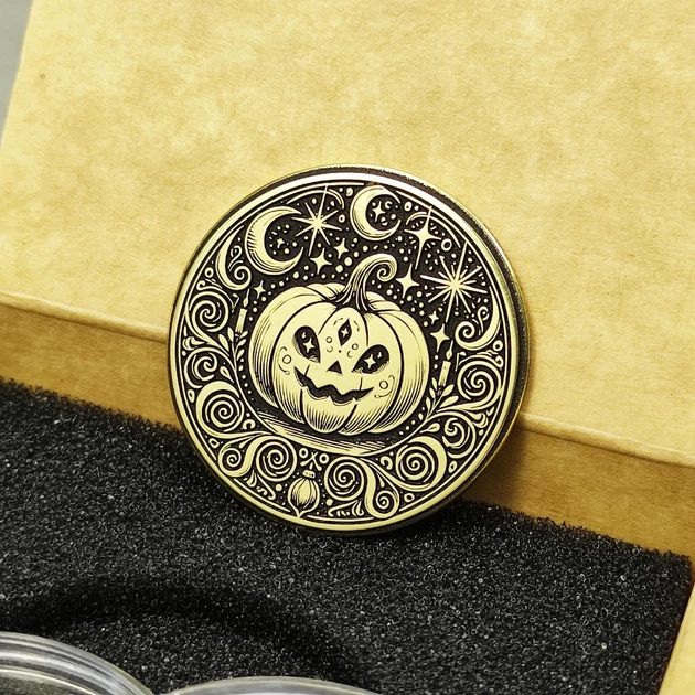 Монета латунна на Halloween з глибоким гравіюванням – подарунок із Чарівним Гарбузом та персоналізацією Гралекс 15-006-029-03 - Фото 3 Монета латунна на Halloween з глибоким гравіюванням – подарунок із Чарівним Гарбузом та персоналізацією Гралекс 15-006-029-03 - зображення 3