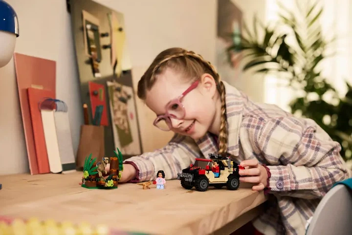 Конструктор LEGO Jurassic World Втеча від раптора на позашляховику 285 элементов (76972) - изображение 9