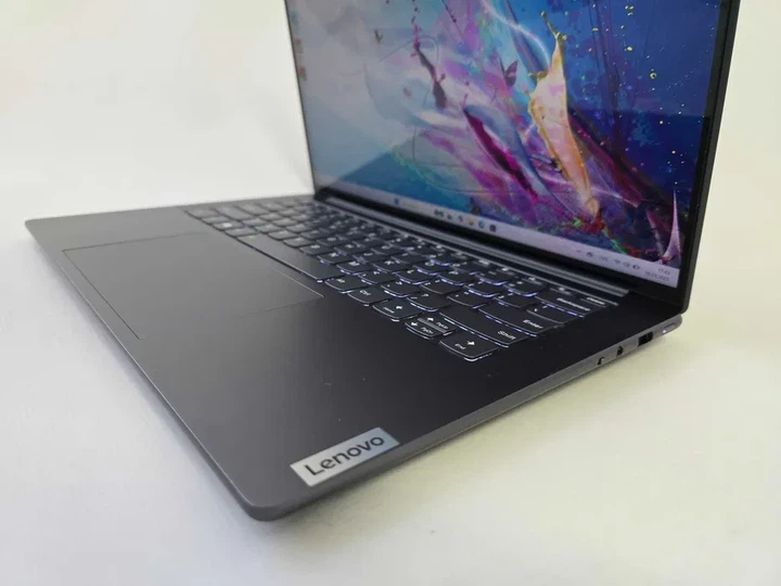 Ноутбук Lenovo Slim 7 Pro X (2022) R9 6900HS/RTX 3050/RAM 32GB/IPS 3K 120Hz Б\В - зображення 3