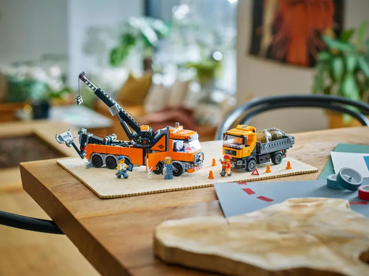 Конструктор LEGO City Евакуатор з краном-маніпулятором 793 елементов (60467) - зображення 8