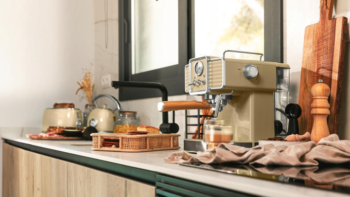 Кавоварка рожкова Cecotec Power Espresso 20 Tradizionale Жовта (01629) - зображення 7