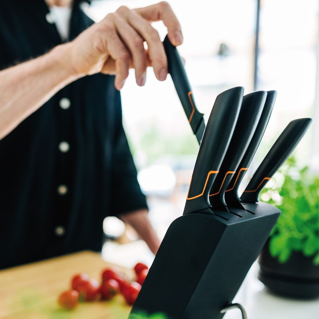 Nóż do chleba Fiskars 23 cm (1003093) - obraz 2