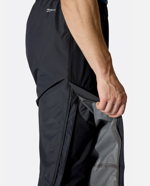 Штаны мужские Rab Downpour Pants, Black, М, Regular (RB QWI-27-BLK-MED) - Фото 4 Штаны мужские Rab Downpour Pants, Black, М, Regular (RB QWI-27-BLK-MED) - изображение 4