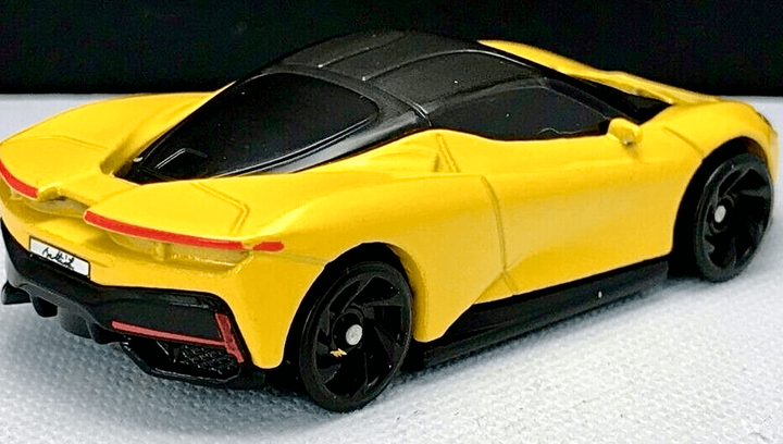 Машинка Базовая Hot Wheels Automobili Pininfarina Battista HCV89 Exotics 1шт - изображение 4