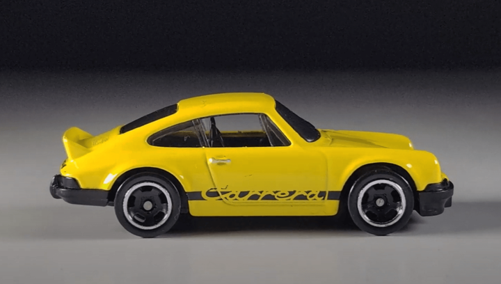 Машинка Базовая Hot Wheels Porsche 911 Carrera RS 2.7 Factory