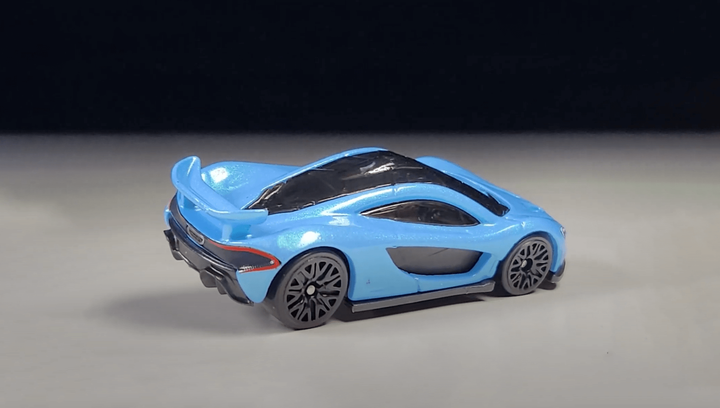 Машинка Базовая Hot Wheels McLaren P1 Quarter Mile Heroes 1:64