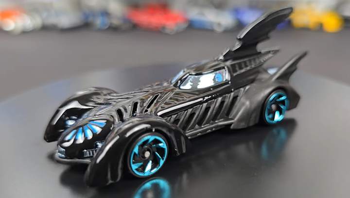 Машинка Базовая Hot Wheels Batman Forever Batmobile Treasure Hunts