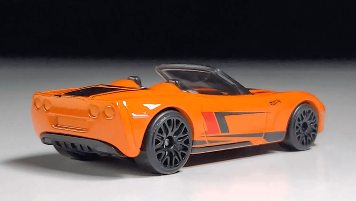 Машинка Базовая Hot Wheels Corvette C6 Roadsters 1:64 HTC14 Orange