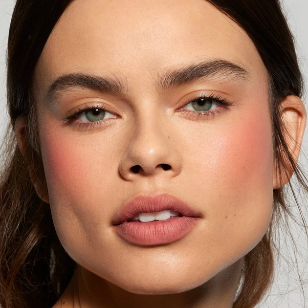 Румяна-тинт для губ та щек Kylie Cosmetics " All things pink" Lip & Cheek Blush Tint №351 - изображение 3