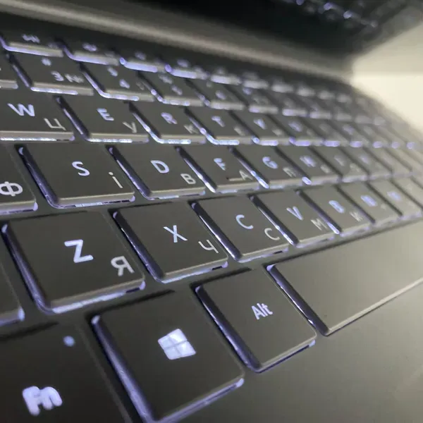 Ноутбук-трансформер Б-класс Microsoft Surface Book 2 / 13.5" (3000x2000) IPS Touch / Intel Core i7-8650U (4 (8) ядра по 1.9 - 4.2 GHz) / 16 GB DDR3 / 1000 GB SSD / nVidia GeForce GTX 1050, 2 GB GDDR5, 128-bit / USB Type-C / WebCam б/у - изображение 6