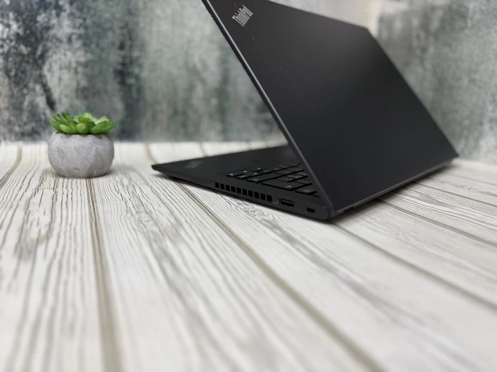 Бизнес-ноутбук Lenovo ThinkPad X13 Gen 1 |13.3