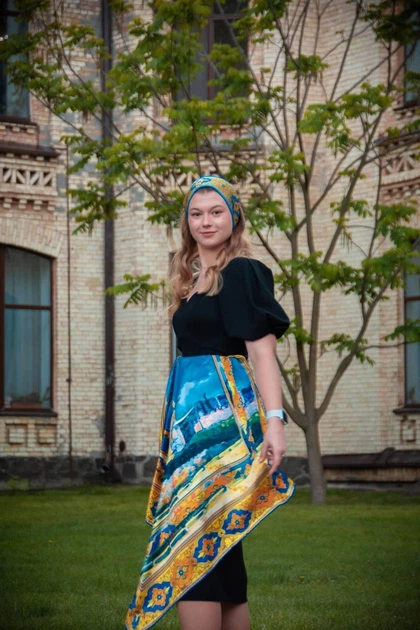 Дизайнерська яскрава хустка "Мій Крим" MyScarf 90 на 90 см - изображение 5