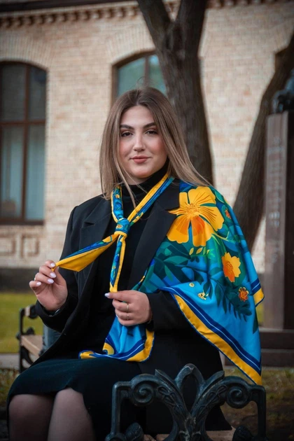 Дизайнерська яскрава хустка "Квіти України" MyScarf 90 на 90 см - изображение 4