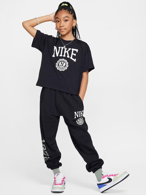 Підліткова футболка для дівчинки Nike G Nsw Tee Graphic Star HM6303-010 158-170 XL Чорна (197602734157) - зображення 4