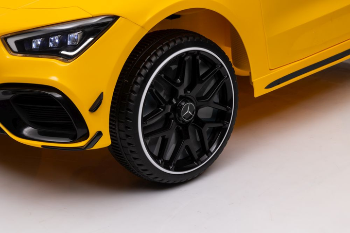 Samochód elektryczny dla dzieci Lean Toys Mercedes CLA 45s AMG 4x4 Żółty (5905991011590) - obraz 5