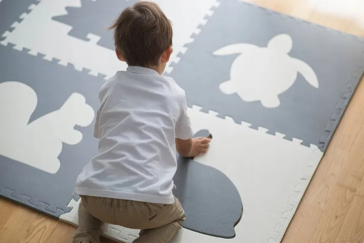 Mata piankowa dla dzieci RICOKIDS puzzle zwierzątka 6 szt białe i szare (5908220470755) - obraz 5