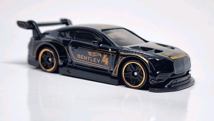 Машинка Базова Hot Wheels 2018 Bentley Continental GT3 Race Day 1:64 JBB30 Black - зображення 2