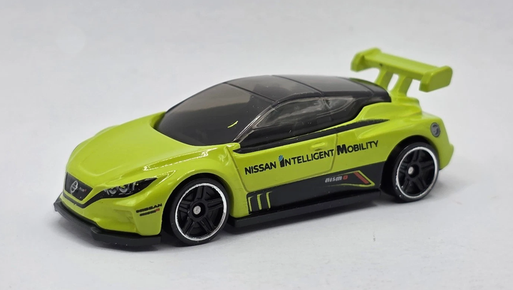 Машинка Базовая Hot Wheels Nissan Leaf NISMO RC 02 Treasure Hunts