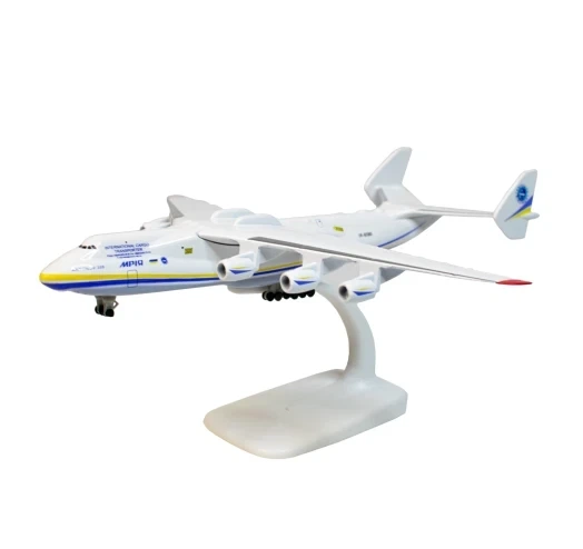 Модель самолета Антонов AN-225 Мрия Масштаб 1:400 Белый Коллекционная с подставкой - Фото 1 Модель самолета Антонов AN-225 Мрия Масштаб 1:400 Белый Коллекционная с подставкой - изображение 1