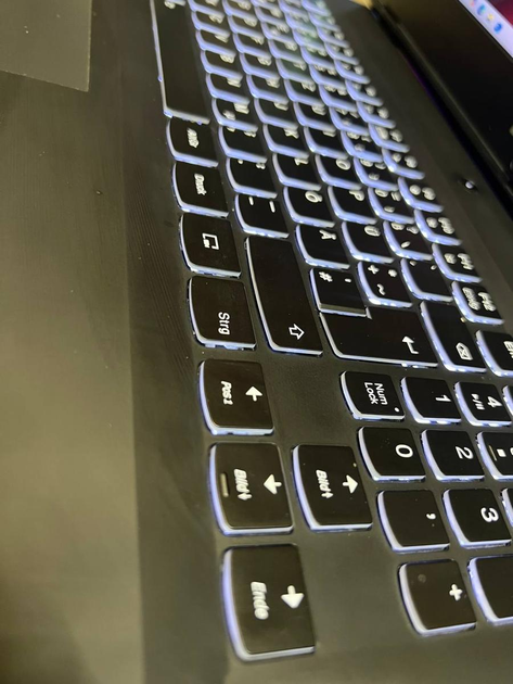 Ноутбук Lenovo LEGION 17.3 i5-9300H/16Gb/256SSD+1Tb HDD/GTX1650 Б/В - зображення 4