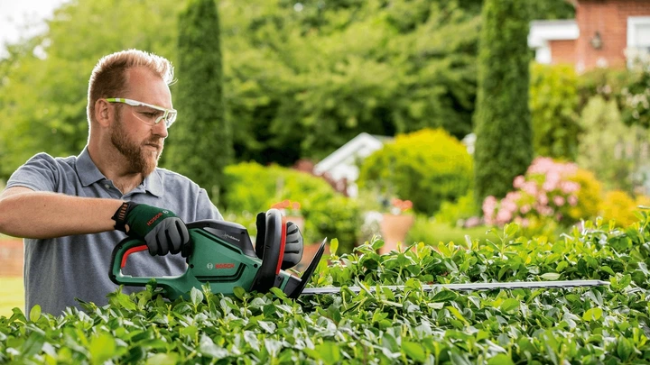 Кущоріз Bosch UniversalHedgeCut 50 480Вт 50см крок різу 26мм 3.67кг - изображение 5