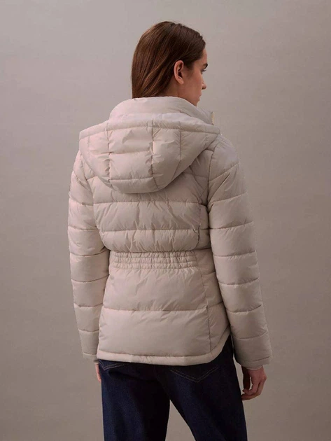 Куртка демисезонная короткая с капюшоном женская Calvin Klein 390500939 XL Молочная ( 1159837553) - Фото 2 Куртка демисезонная короткая с капюшоном женская Calvin Klein 390500939 XL Молочная ( 1159837553) - изображение 2