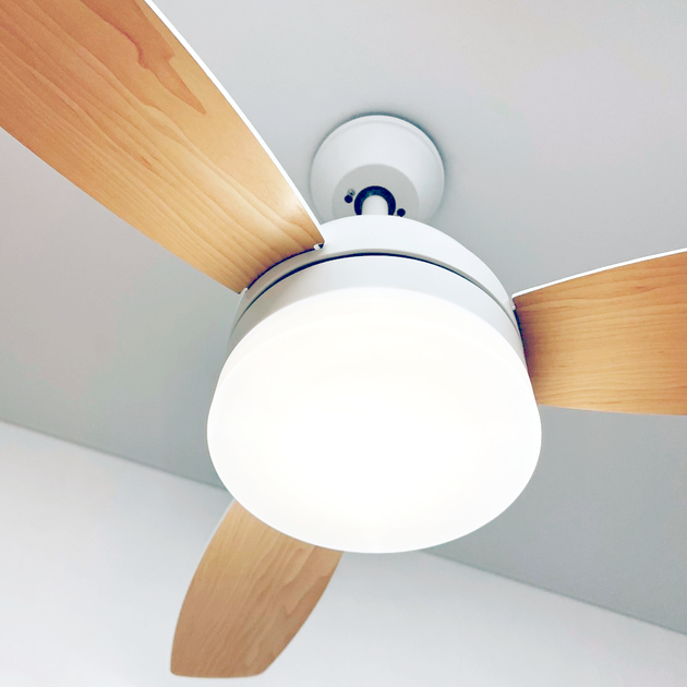 Люстра з вентилятором FAN WOOD 48W+18W R Luminaria WHITE/WOOD 5000Lm керована світлодіодна з пультом ДУ 1060x390мм - Фото 4 Люстра з вентилятором FAN WOOD 48W+18W R Luminaria WHITE/WOOD 5000Lm керована світлодіодна з пультом ДУ 1060x390мм - зображення 4