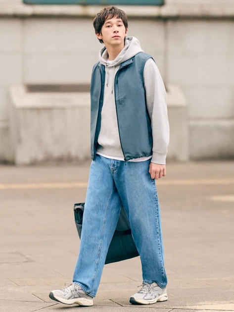 Теплый жилет мужской Uniqlo 117526582 L Синий (1159836998) - Фото 2 Теплый жилет мужской Uniqlo 117526582 L Синий (1159836998) - изображение 2
