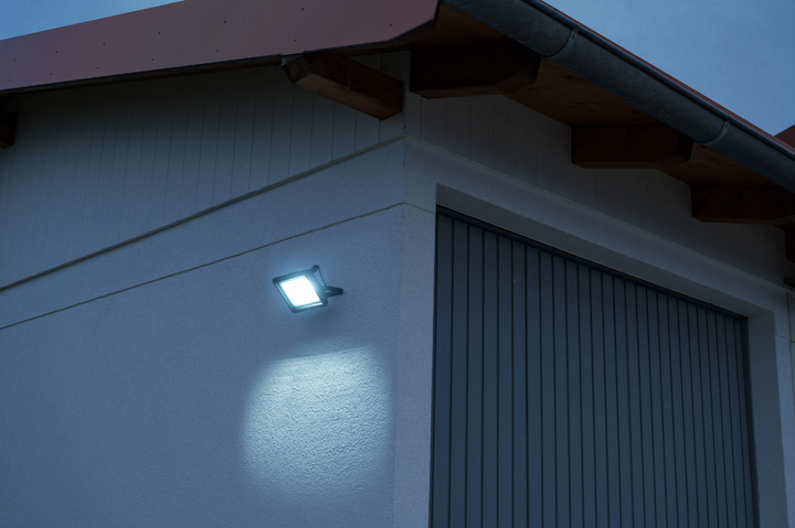 Reflektor LED Brennenstuhl Floodlight 50 w LED 865 IP 65  5800 lm (4007123684885) - obraz 3
