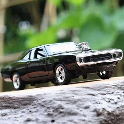 Моделька машини Dodge Charger 1970, точна до найдрібніших дрібниць, має звукові та світлові ефекти - Фото 4 Моделька машини Dodge Charger 1970, точна до найдрібніших дрібниць, має звукові та світлові ефекти - зображення 4