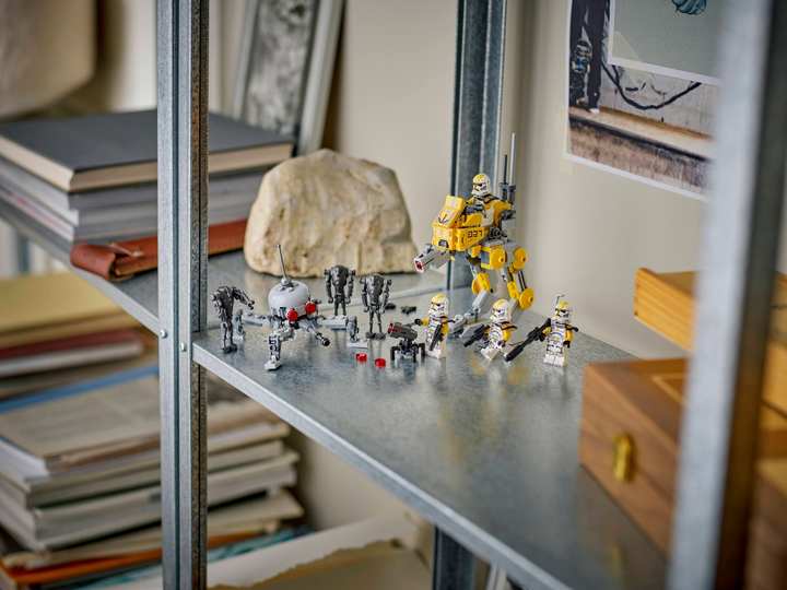 Zestaw klocków LEGO Star Wars Zestaw bitewny żołnierze-klony z 327 korpusu galaktycznego 258 elementów (75431) - obraz 9