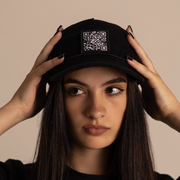 Женская кепка Dido черная с QR-патчем содержимое которого меняется через Telegram (352994) - изображение 2