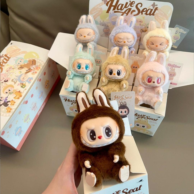 Мягкая игрушка Лабубу Монстры 15см Pop Mart Labubu Art The Monsters плюшевый брелок-сюрприз на рюкзак - изображение 7