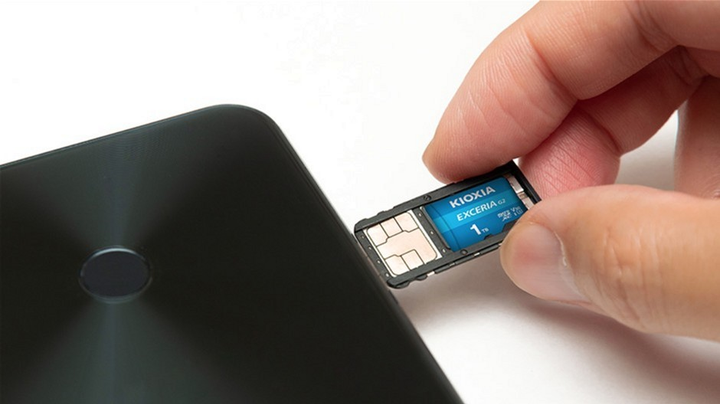 Karta pamięci KIOXIA MicroSDXC 256GB Class 10 UHS-I U3 V30 Exceria G2 + adapter SD (4582563854512) - obraz 3