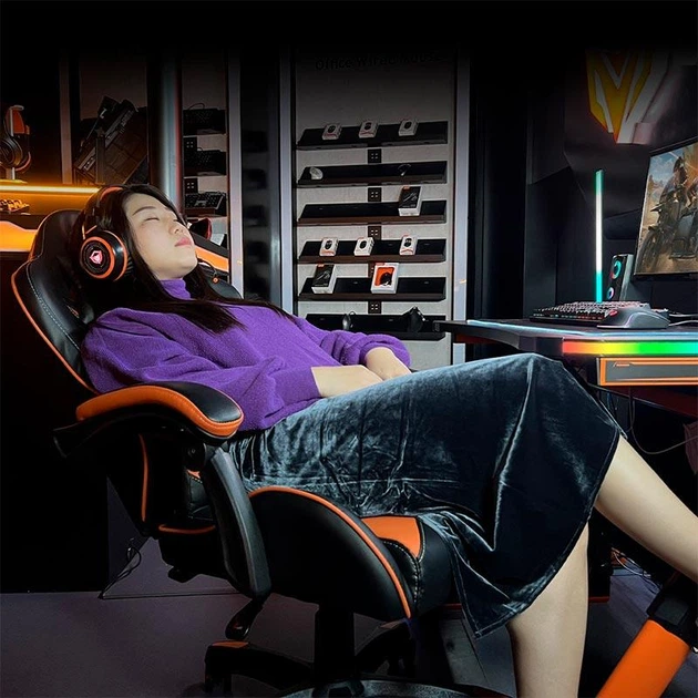Компьютерное геймерское игровое кресло MeeTion CHR04 eSportChair Black-Orange - изображение 3