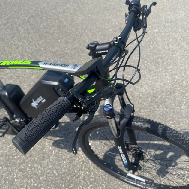 Велосипед з Е-комплектом CRONUS 29" Warrior 2025 Рама 21" black-lightgreen 500w 48В 12ah з дисплеєм LCD - зображення 3