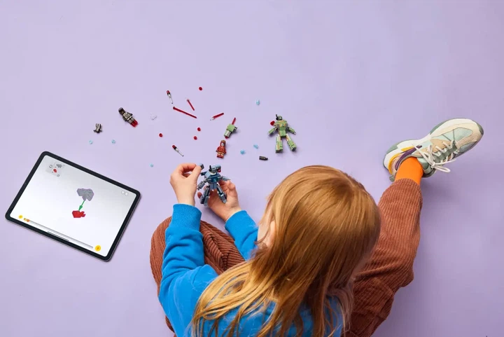 Конструктор LEGO Super Heroes Marvel Залізна людина та Бойова Машина проти Хаммер Дронів 204 деталі (76320) - зображення 9