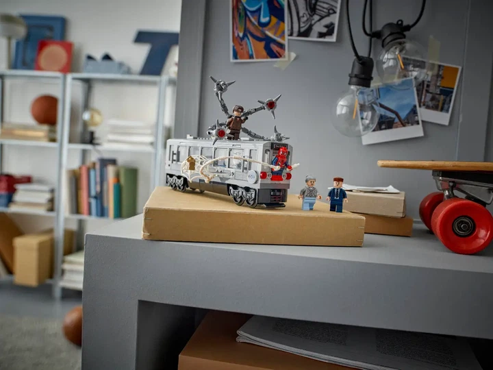 Конструктор LEGO Super Heroes Marvel Человек-Паук против Дока Ока: Сцена в метро 393 детали (76321) - Фото 7 Конструктор LEGO Super Heroes Marvel Человек-Паук против Дока Ока: Сцена в метро 393 детали (76321) - изображение 7